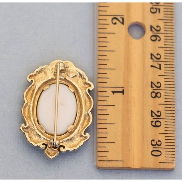 Vintage Victorian Rose Cameo Gold Tone Oval Royal Queen Intricate Brooch - C3 - Picture 2 of 2